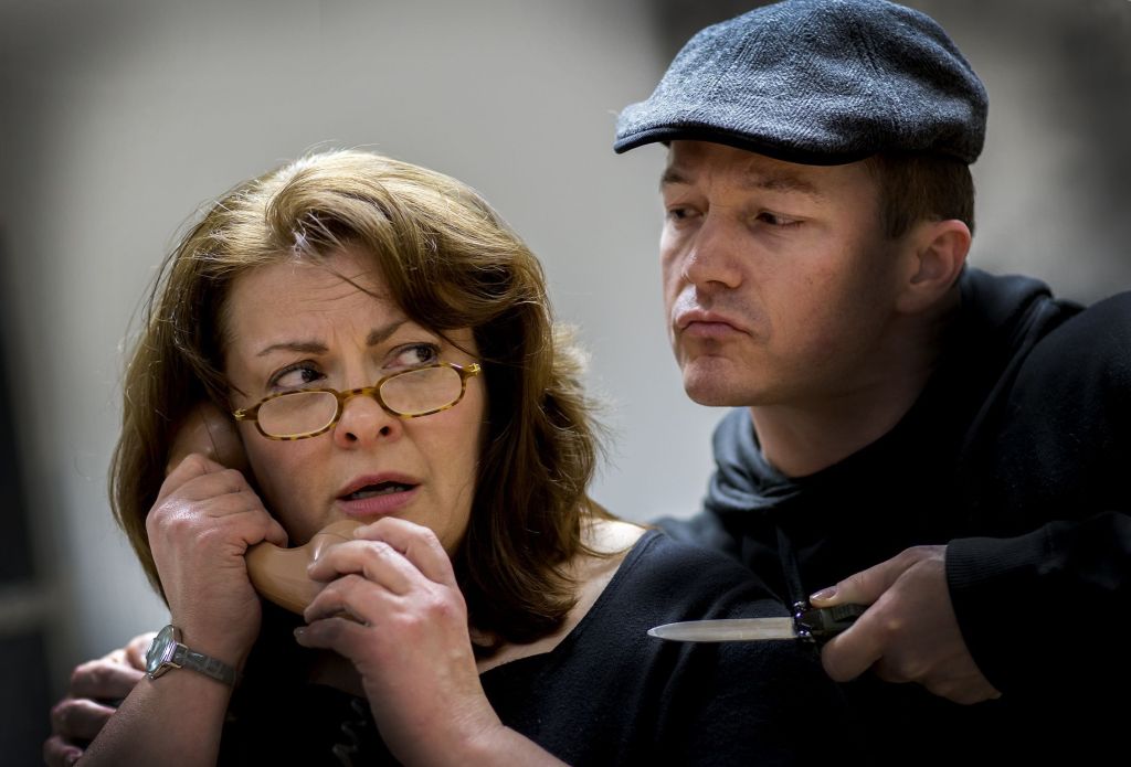 SORRY WRONG NUMBER by Lucille Fletcher mit JEANNE RAGONESE &amp; BRYAN MITCHELL - Farbe